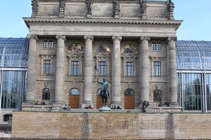 War Monument in front of Bayerische Staatskanzlei 